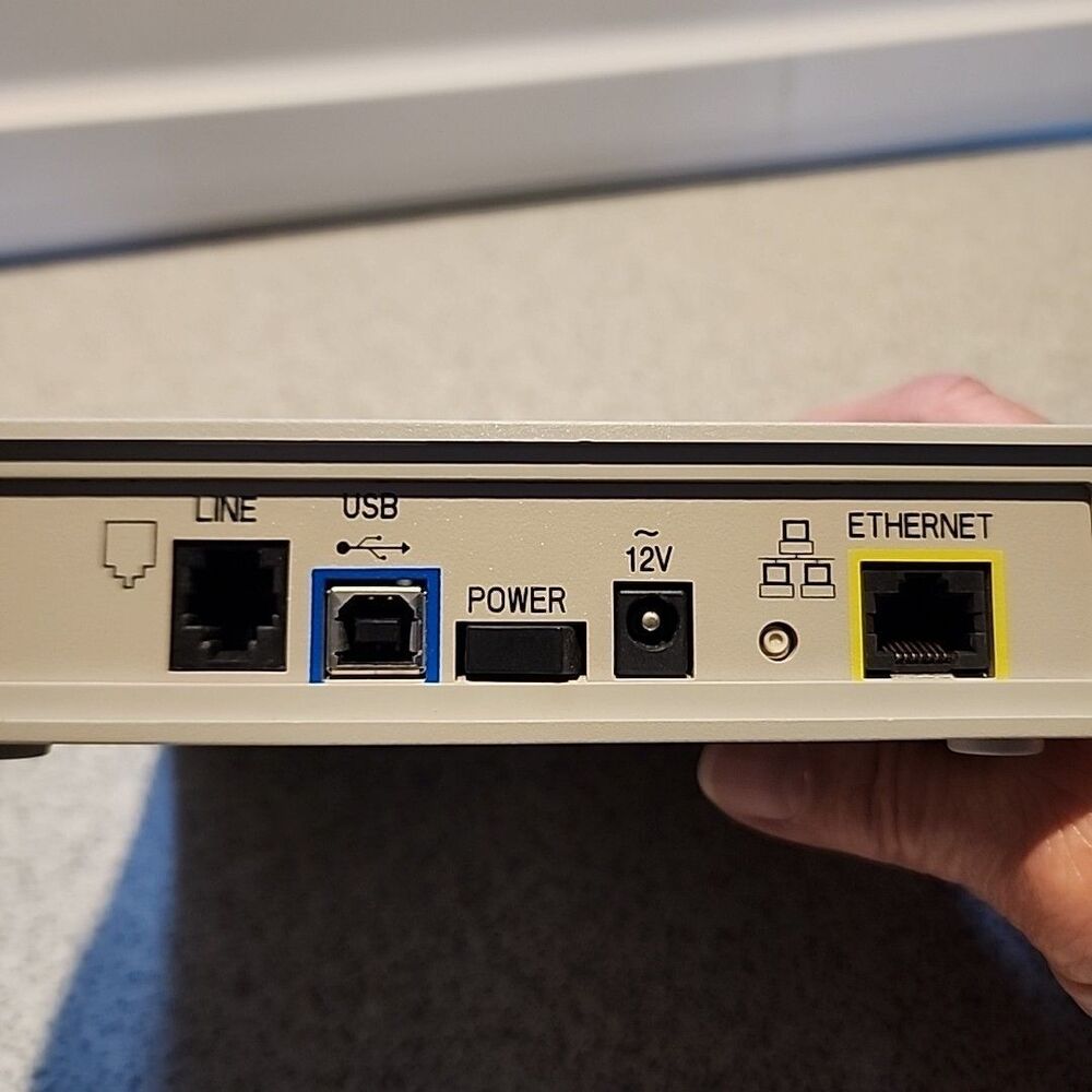 WESTELL DSL Router - Model A90-220015-04 - Picture 4 of 5